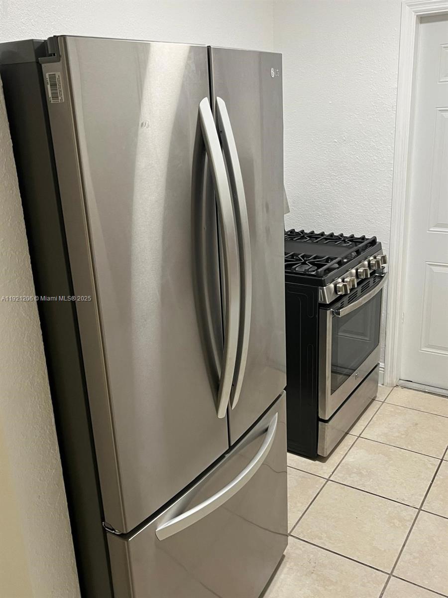 6921 Rue Vendome #1 Miami Beach, FL 33141