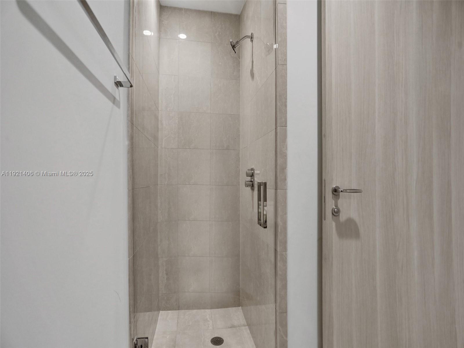 1000 Brickell Plz #PH5103 Miami, FL 33131