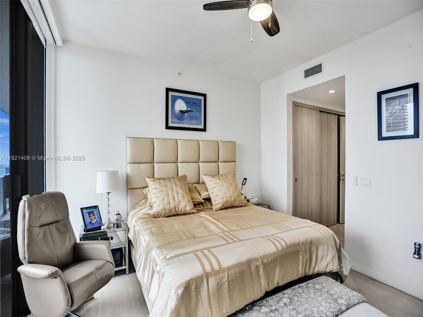 1000 Brickell Plz #PH5103 Miami, FL 33131