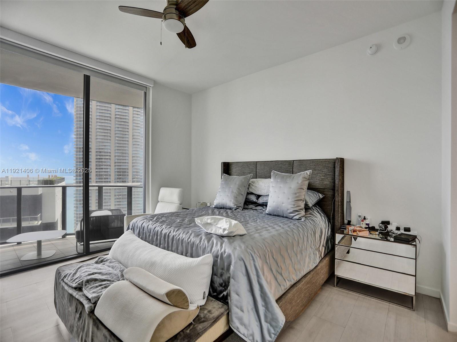 1000 Brickell Plz #PH5103 Miami, FL 33131