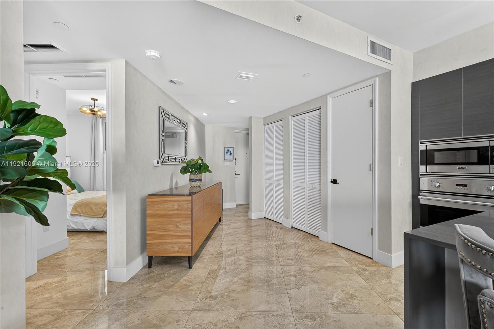 9821 E Bay Hbr Dr #402 Bay Harbor Islands, FL 33154