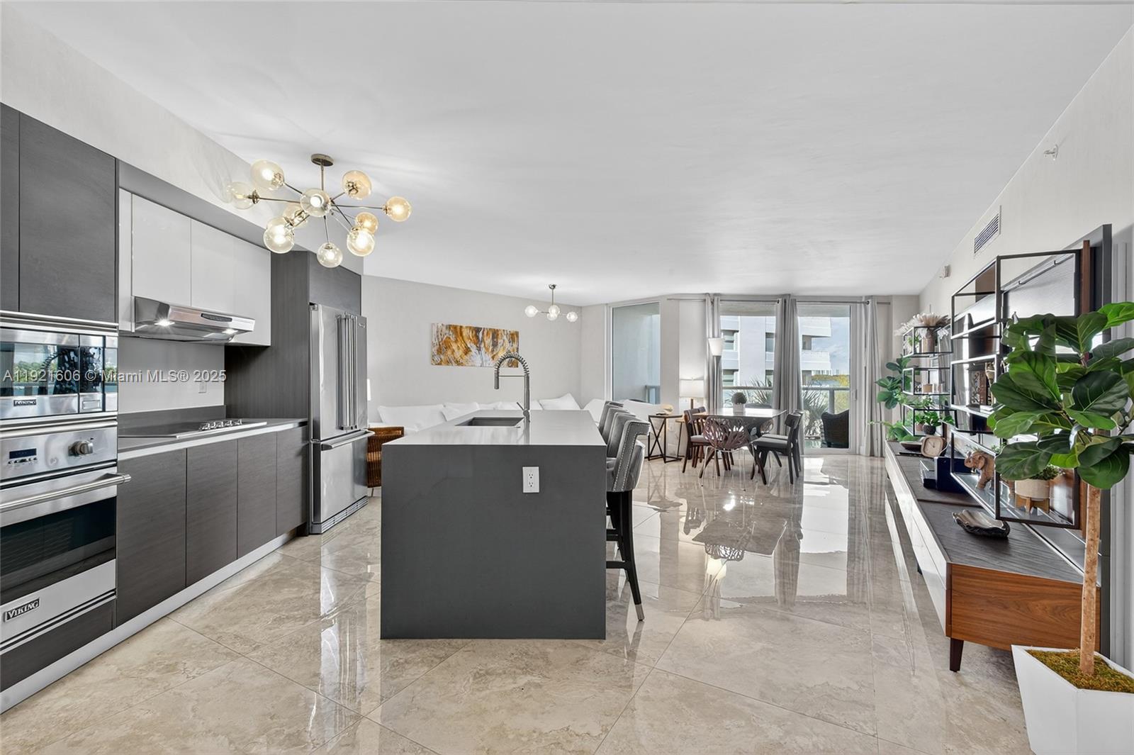 9821 E Bay Hbr Dr #402 Bay Harbor Islands, FL 33154