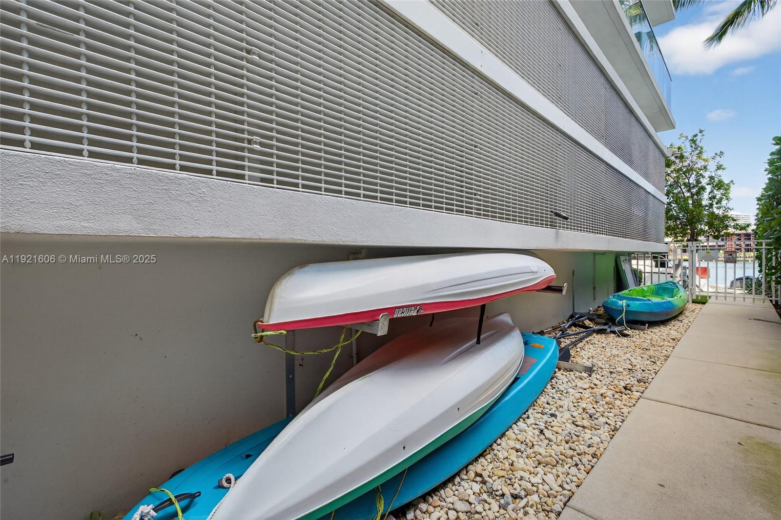 9821 E Bay Hbr Dr #402 Bay Harbor Islands, FL 33154