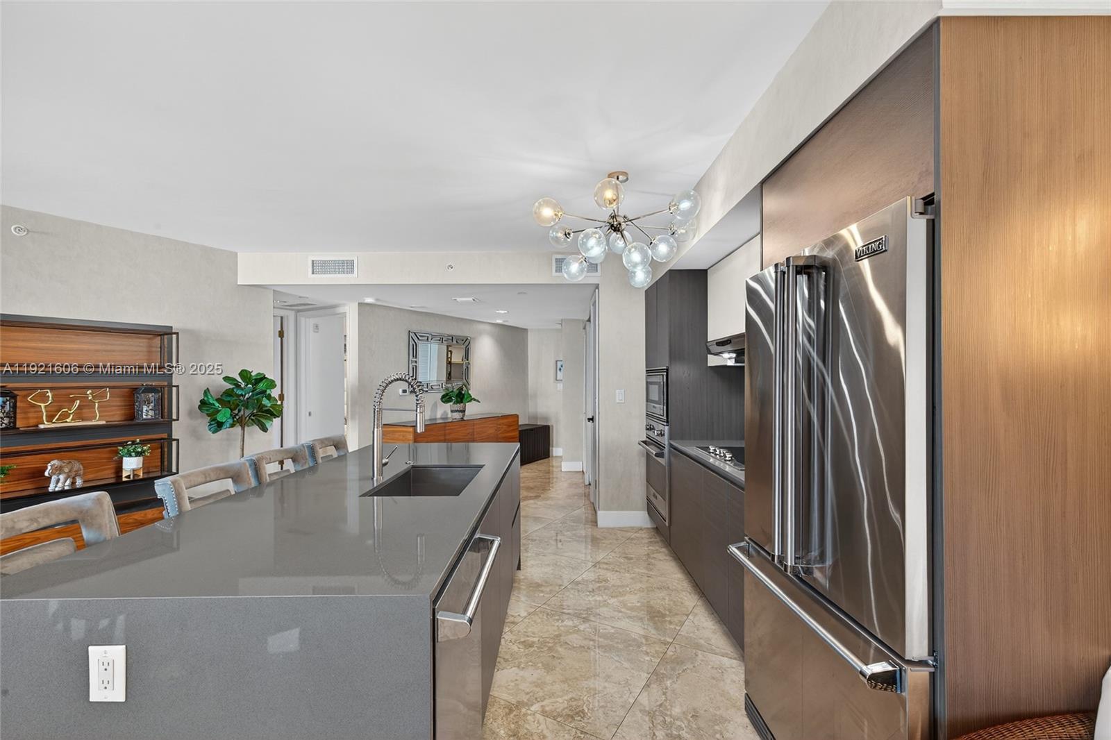 9821 E Bay Hbr Dr #402 Bay Harbor Islands, FL 33154