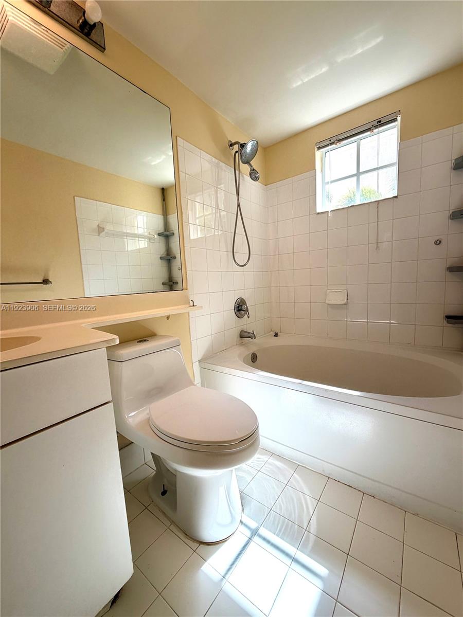 image Porto Bellagio Condo14