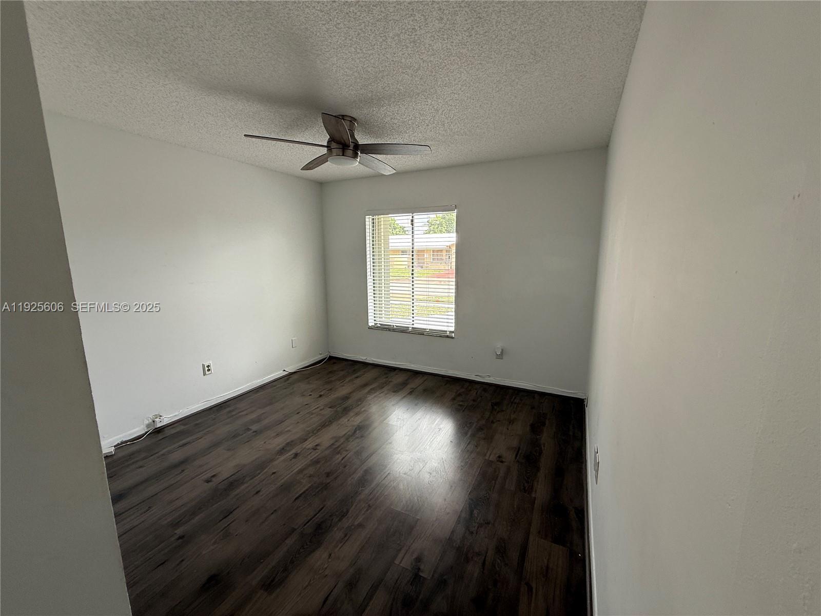 19952 NW 62nd Ct Hialeah, FL 33015