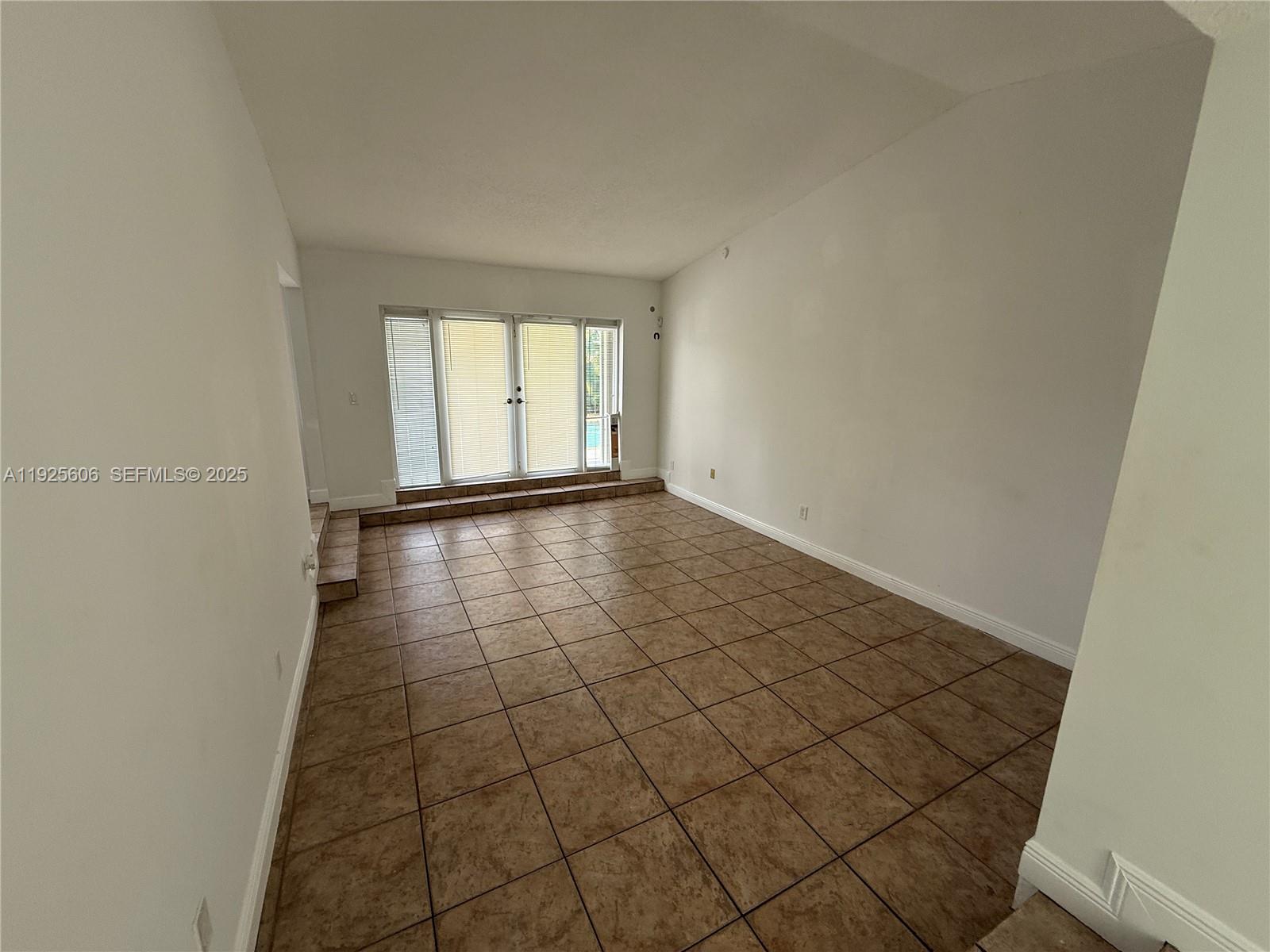 19952 NW 62nd Ct Hialeah, FL 33015