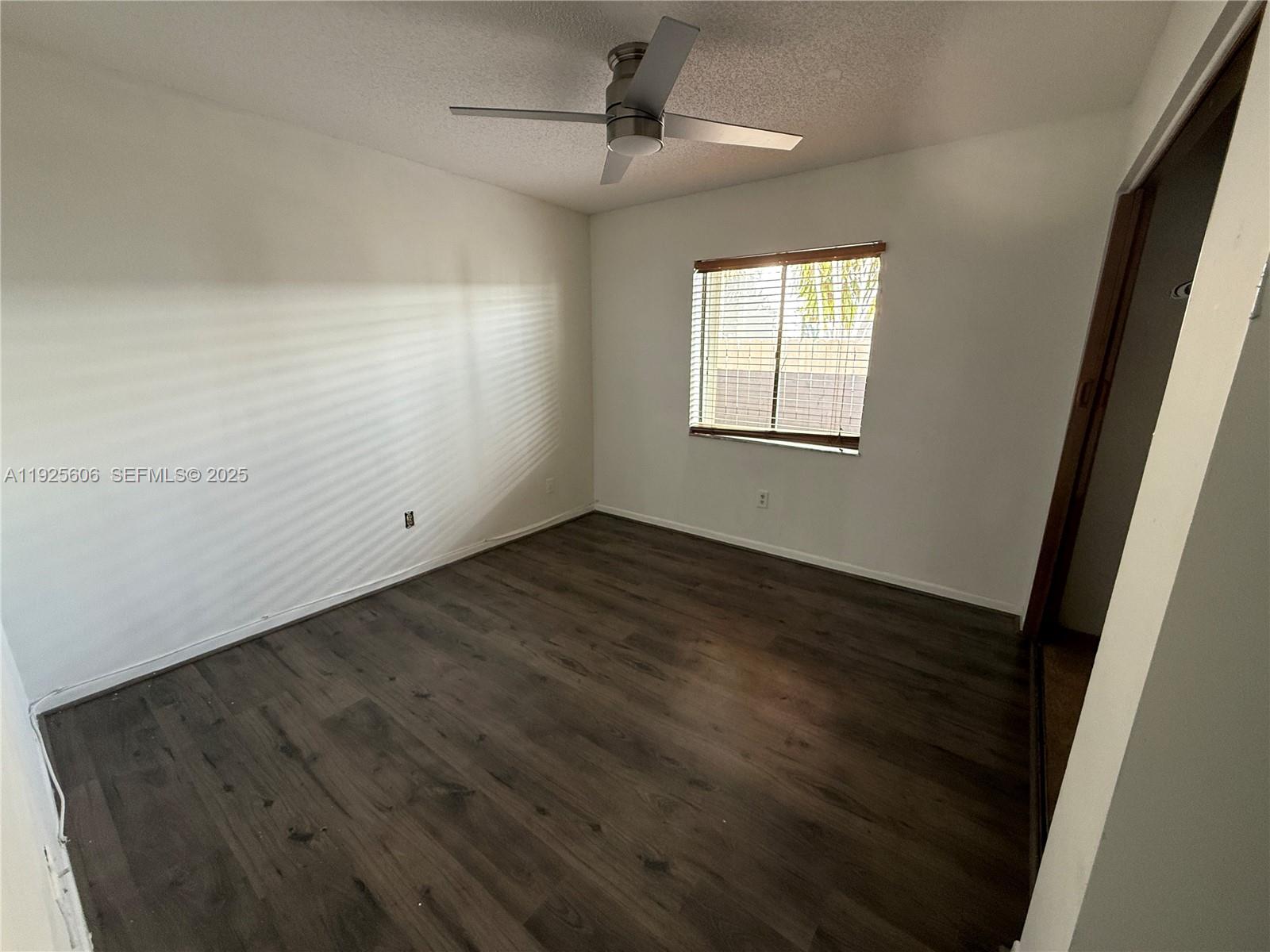 19952 NW 62nd Ct Hialeah, FL 33015