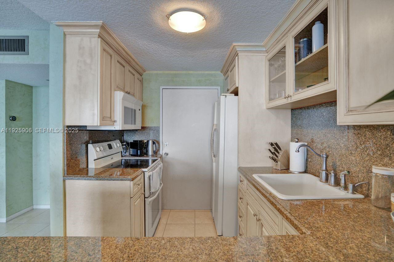 1228 West Ave #1002 Miami Beach, FL 33139