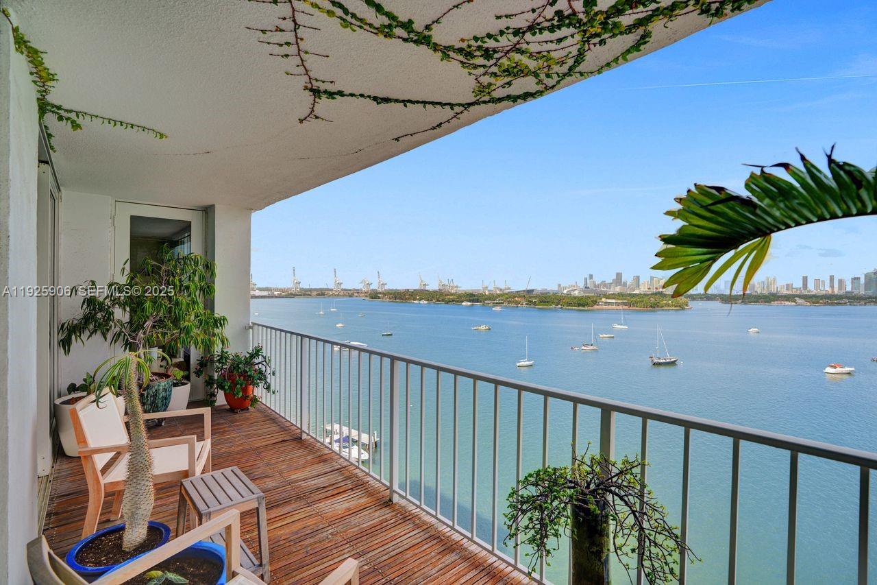 1228 West Ave #1002 Miami Beach, FL 33139