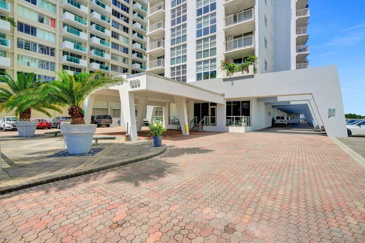 1228 West Ave #1002 Miami Beach, FL 33139