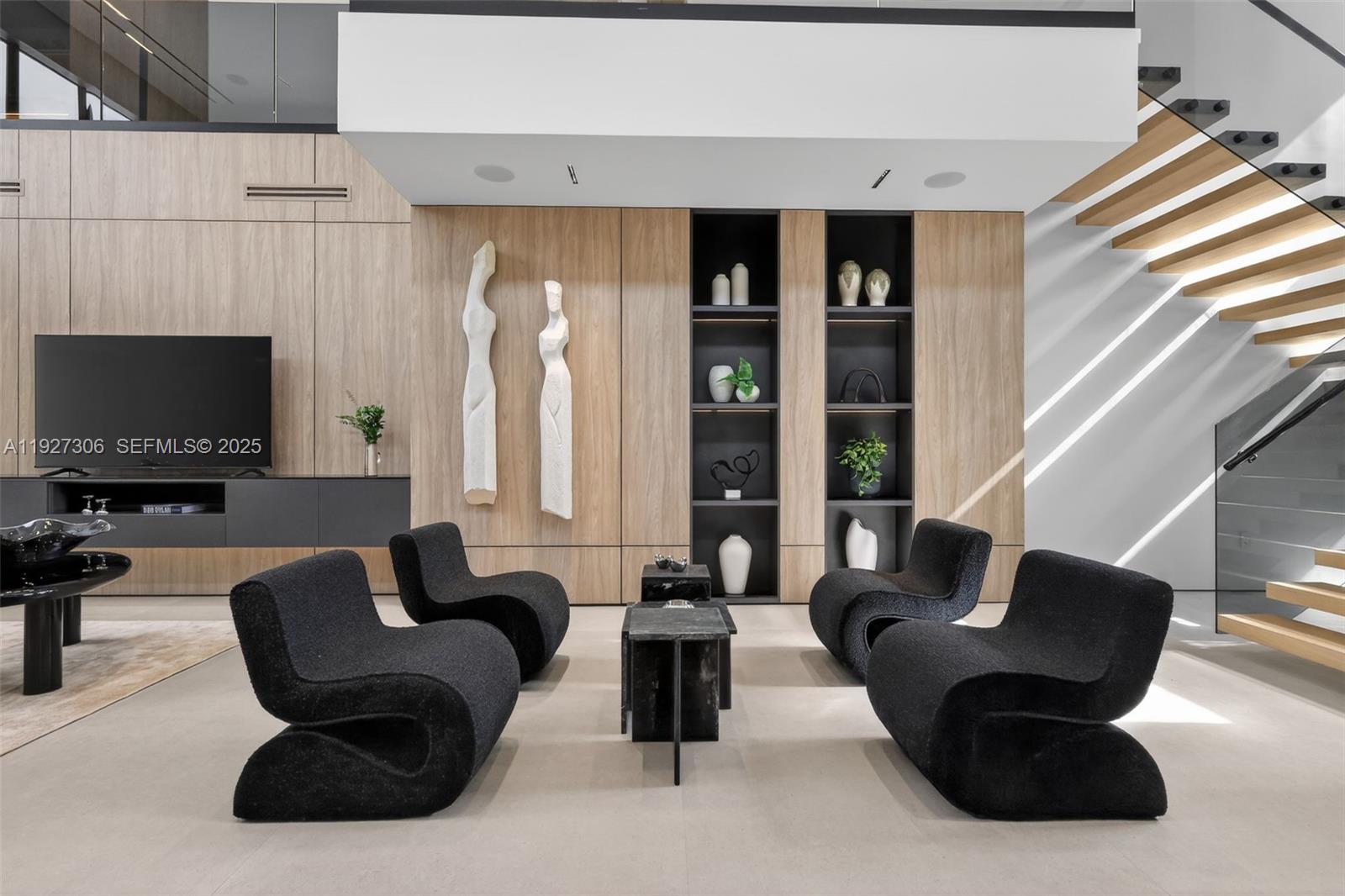 1008 NE 114th St Biscayne Park, FL 33161