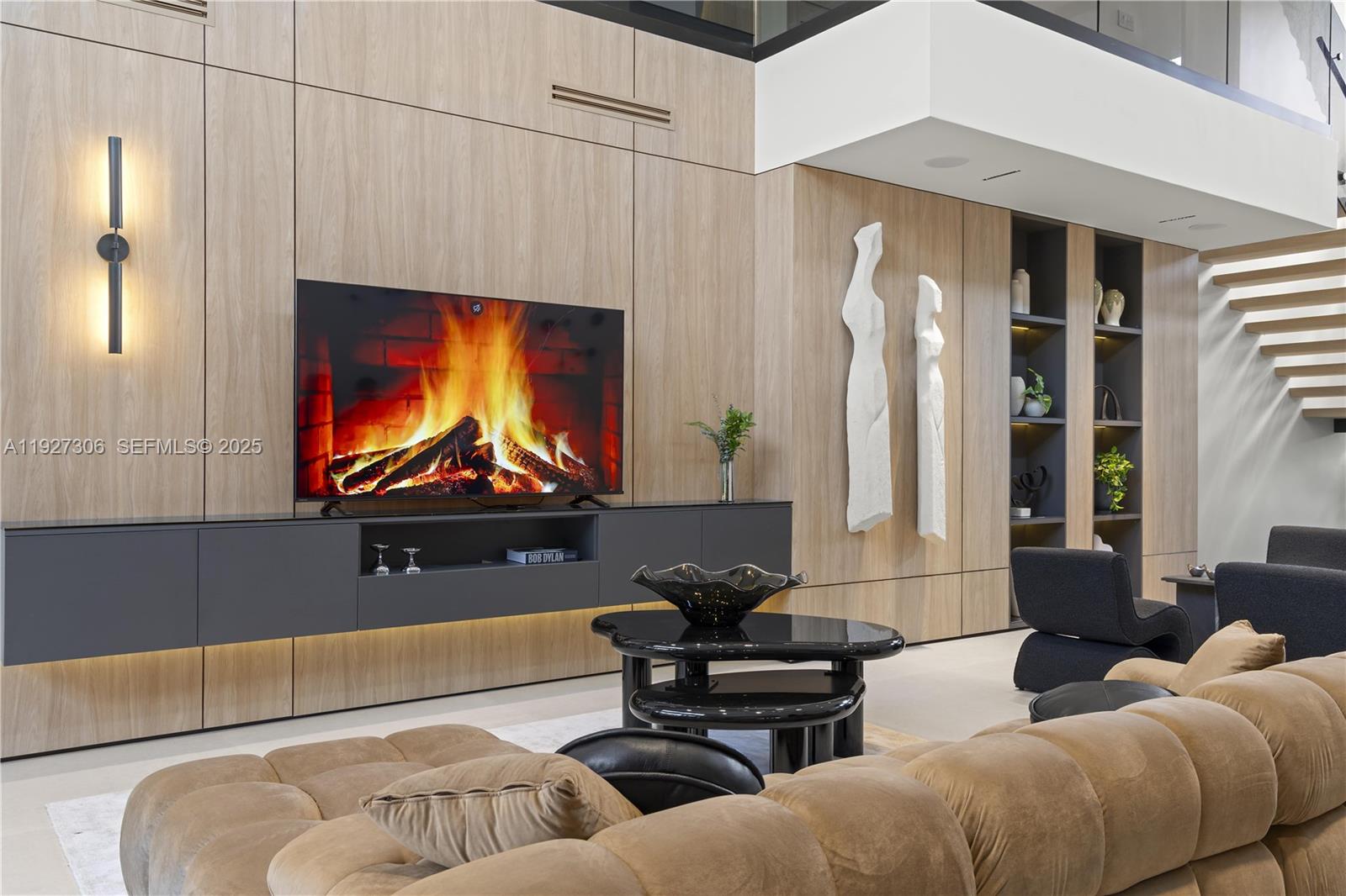 1008 NE 114th St Biscayne Park, FL 33161