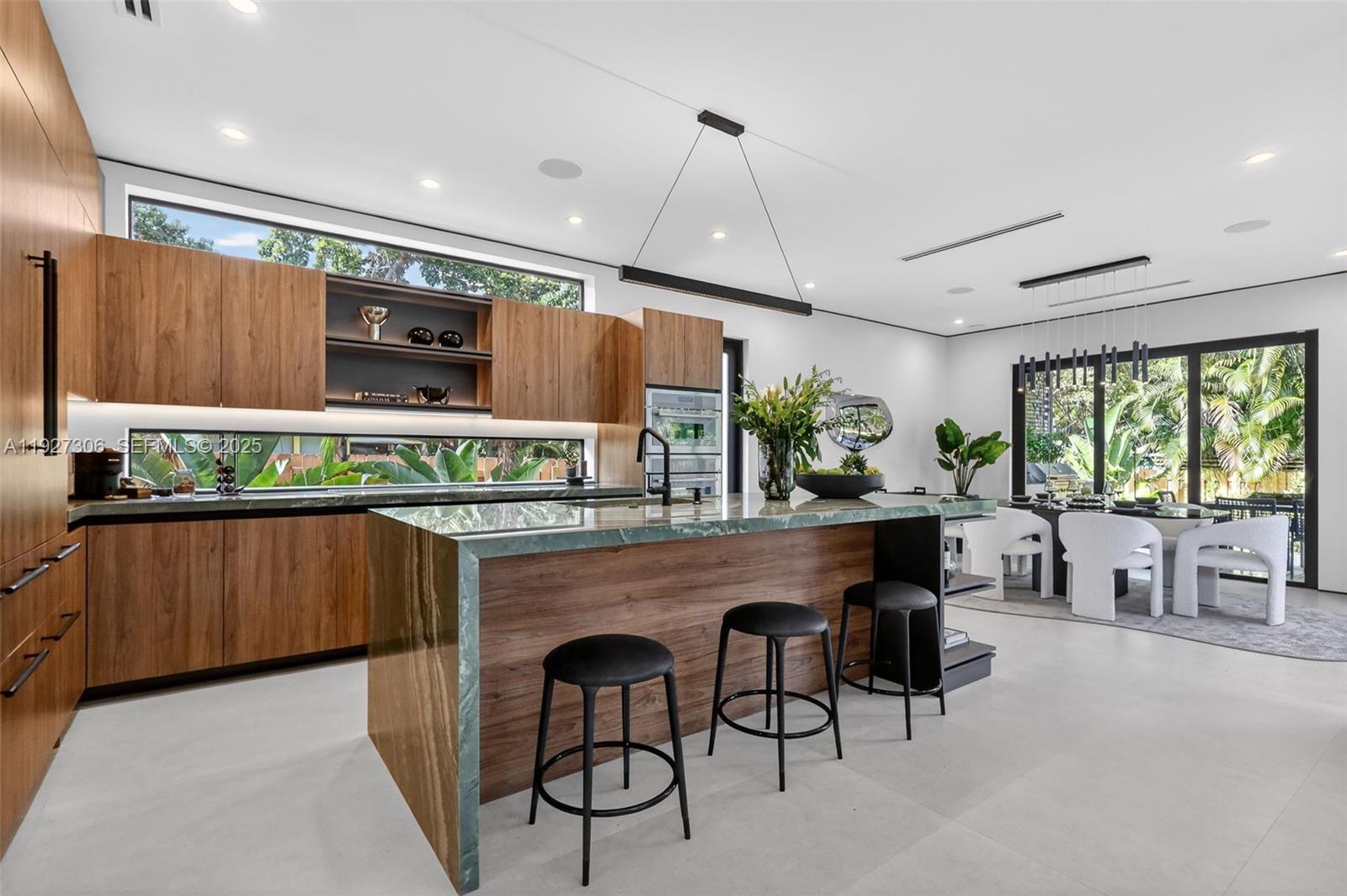 1008 NE 114th St Biscayne Park, FL 33161