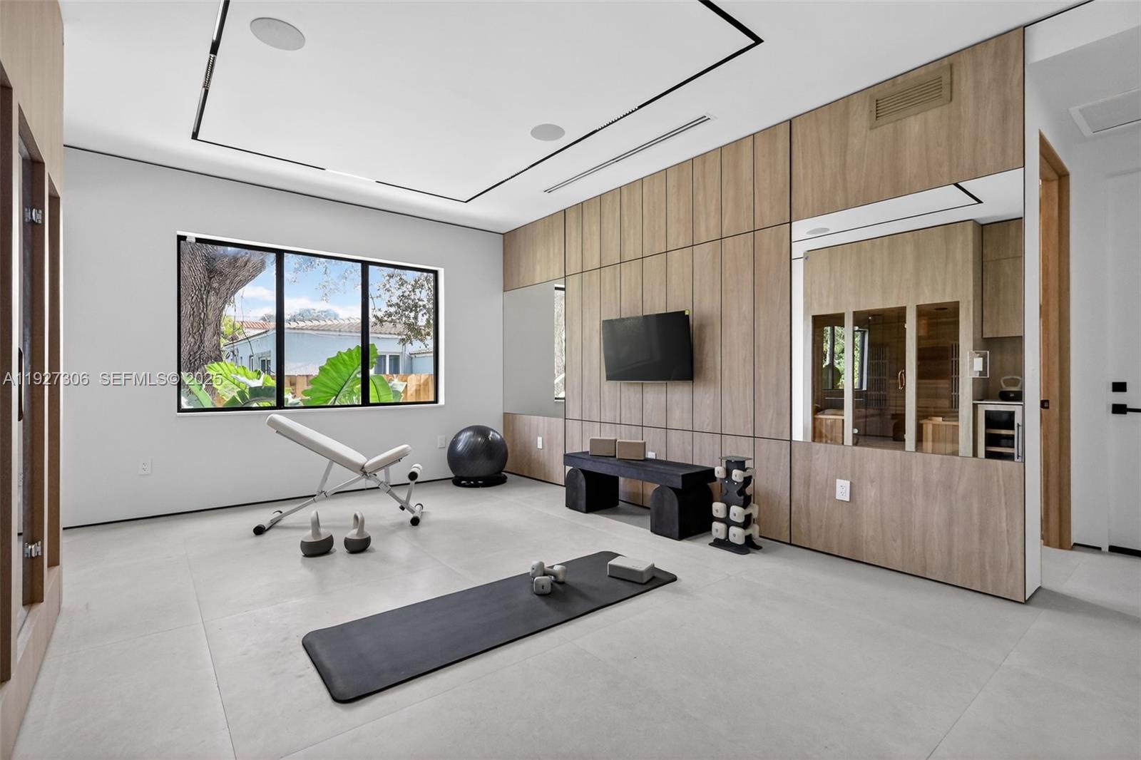 1008 NE 114th St Biscayne Park, FL 33161