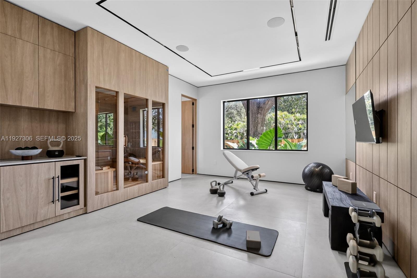 1008 NE 114th St Biscayne Park, FL 33161