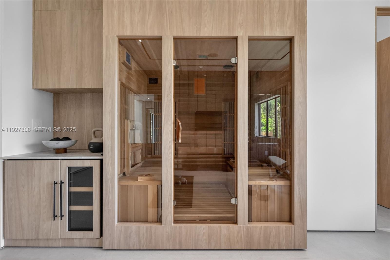 1008 NE 114th St Biscayne Park, FL 33161