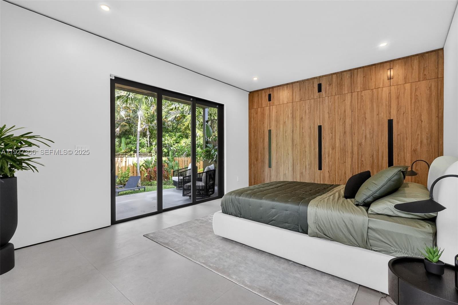 1008 NE 114th St Biscayne Park, FL 33161