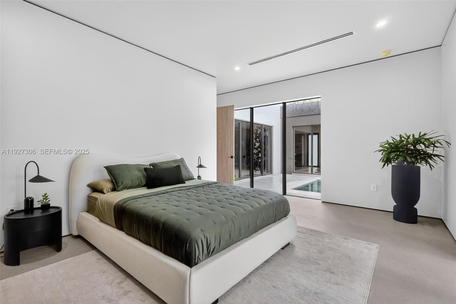 1008 NE 114th St Biscayne Park, FL 33161