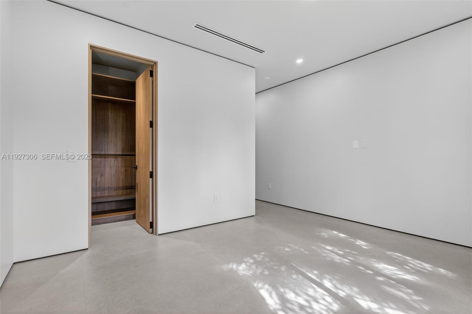 1008 NE 114th St Biscayne Park, FL 33161