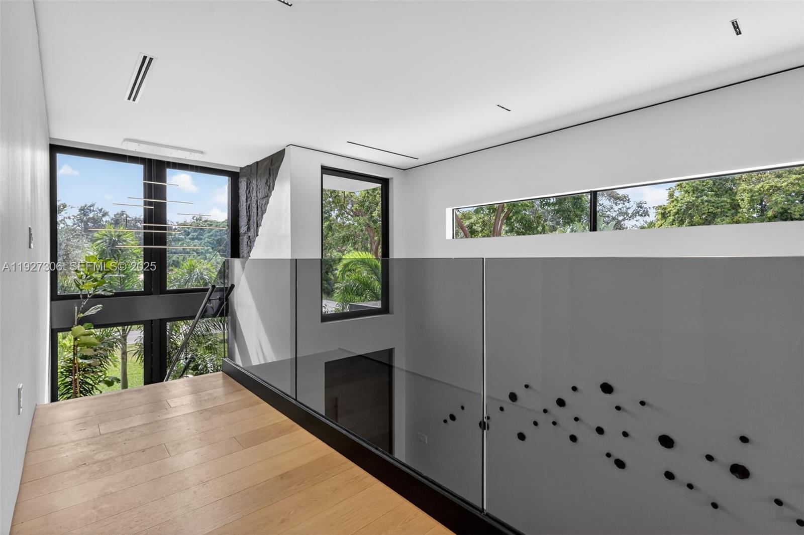 1008 NE 114th St Biscayne Park, FL 33161