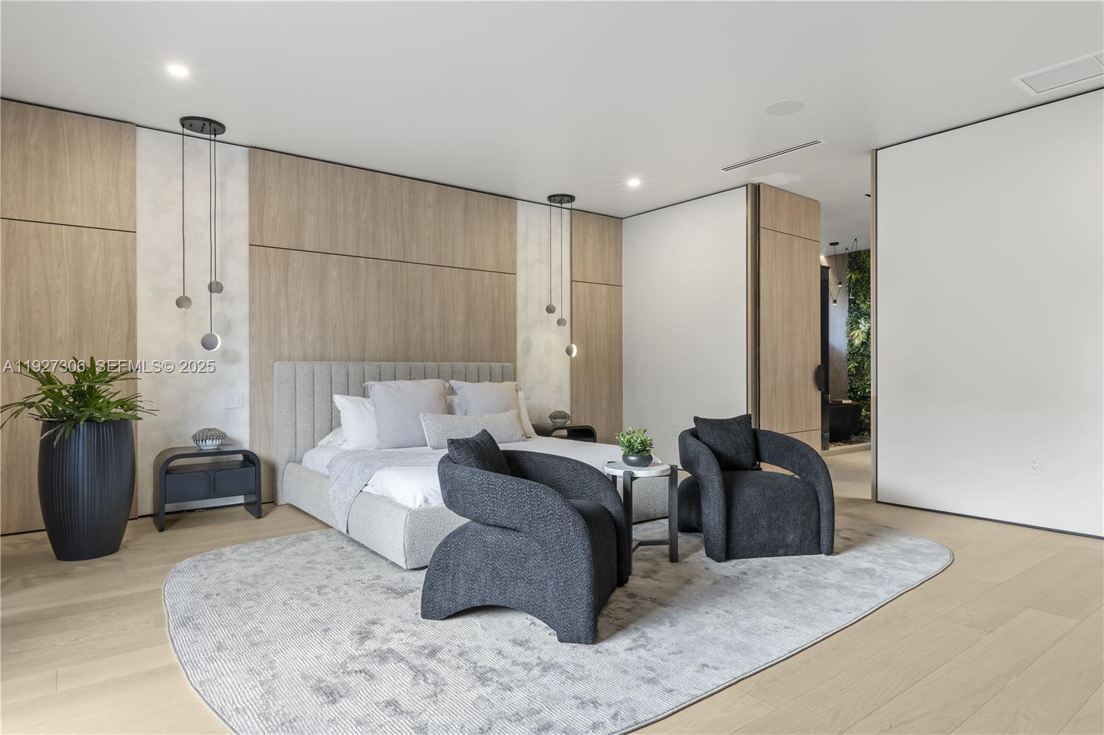 1008 NE 114th St Biscayne Park, FL 33161