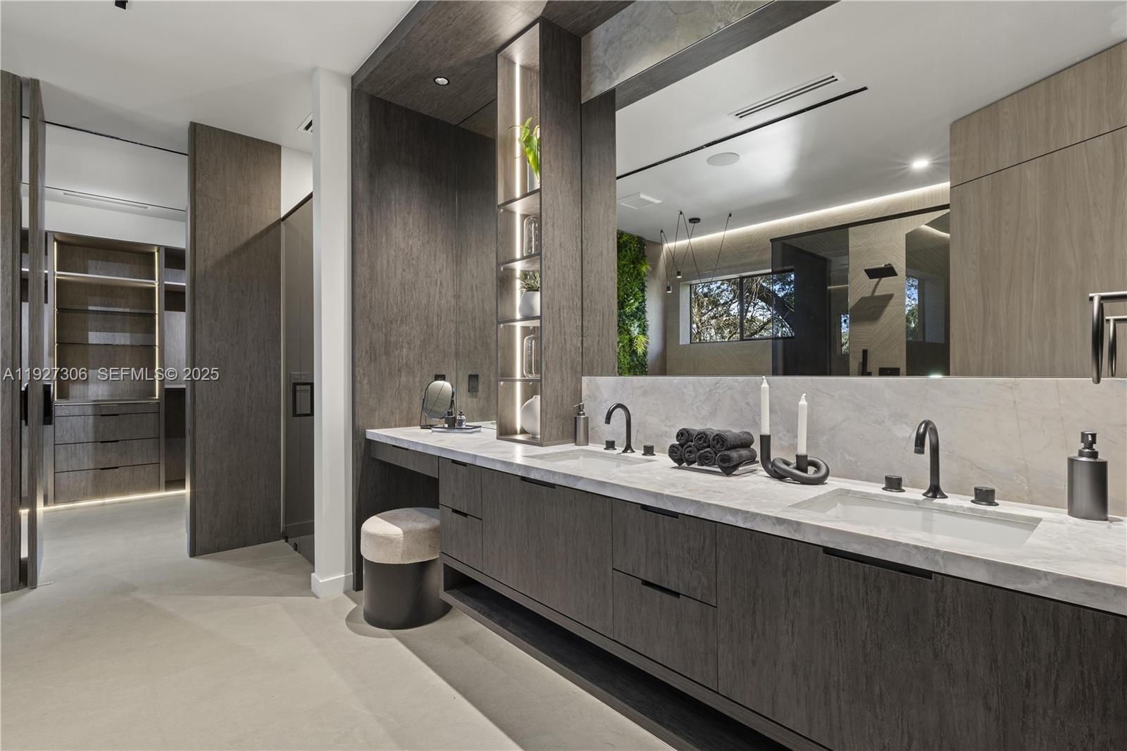 1008 NE 114th St Biscayne Park, FL 33161