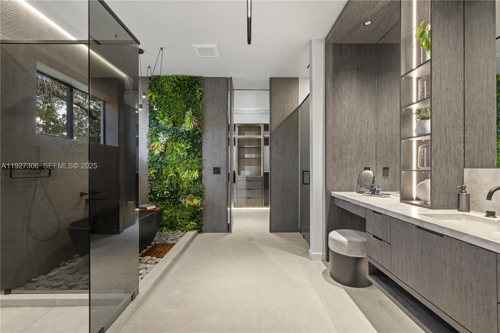 1008 NE 114th St Biscayne Park, FL 33161