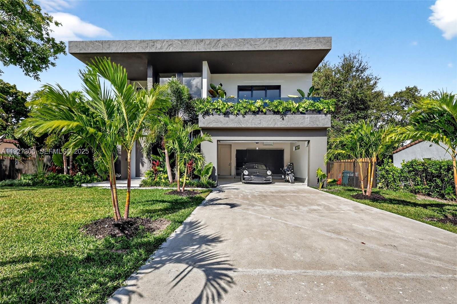 1008 NE 114th St Biscayne Park, FL 33161