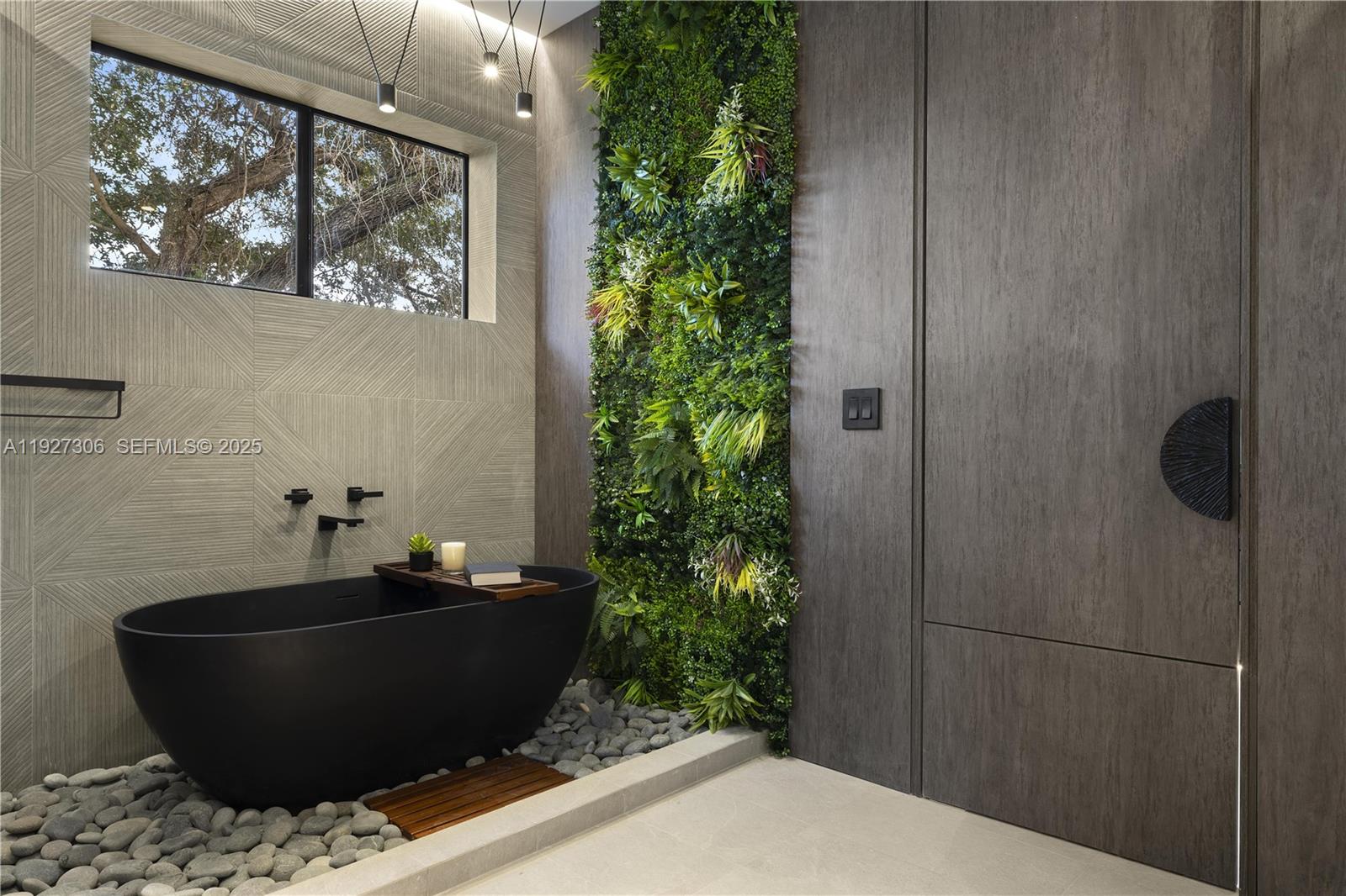 1008 NE 114th St Biscayne Park, FL 33161