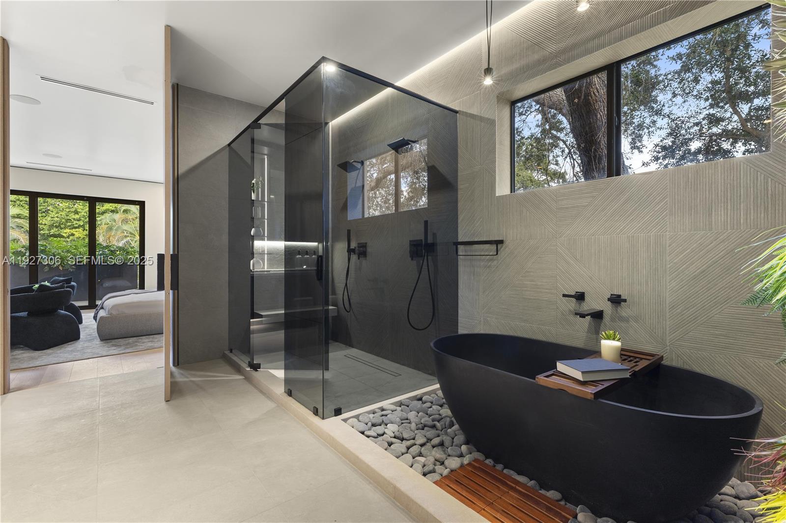 1008 NE 114th St Biscayne Park, FL 33161