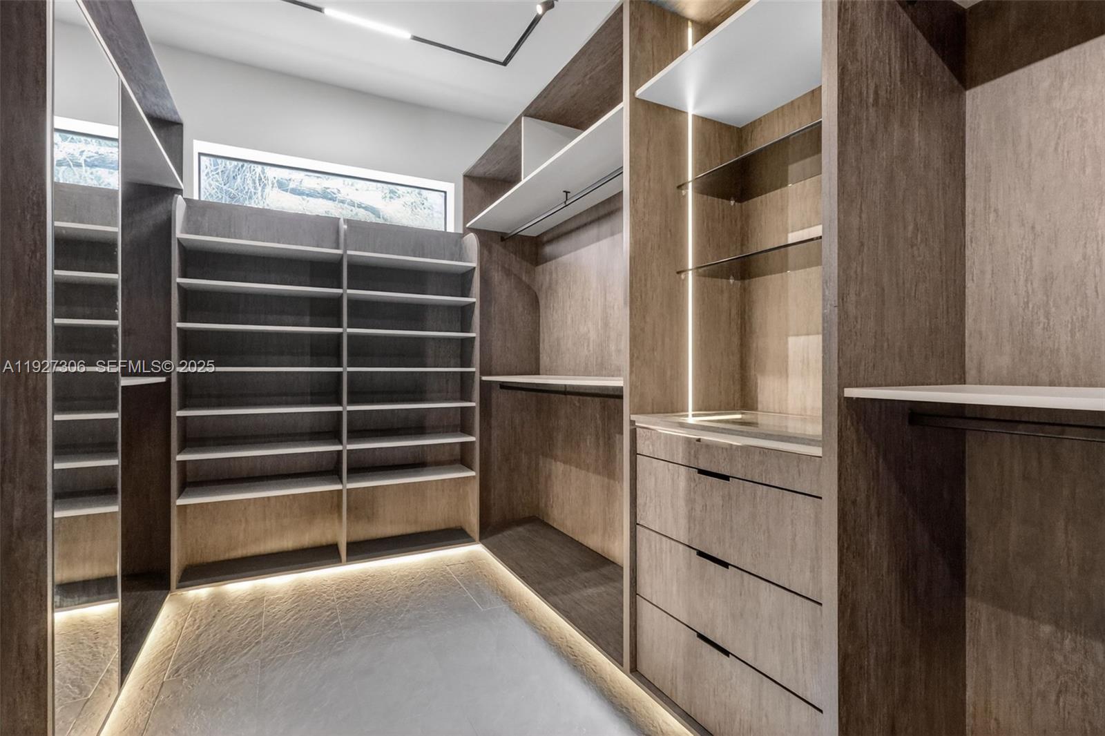 1008 NE 114th St Biscayne Park, FL 33161