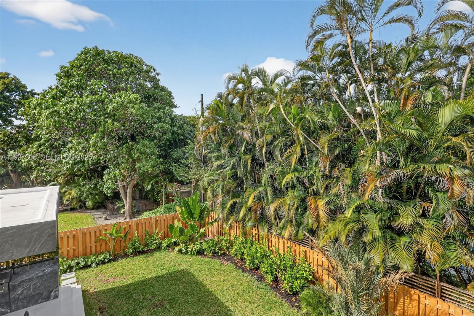 1008 NE 114th St Biscayne Park, FL 33161