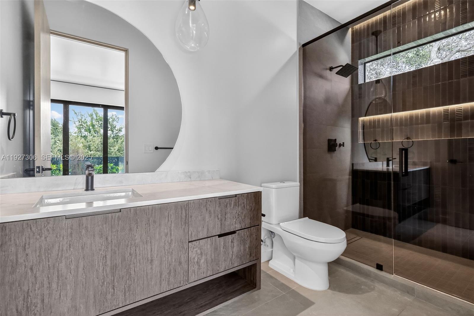 1008 NE 114th St Biscayne Park, FL 33161