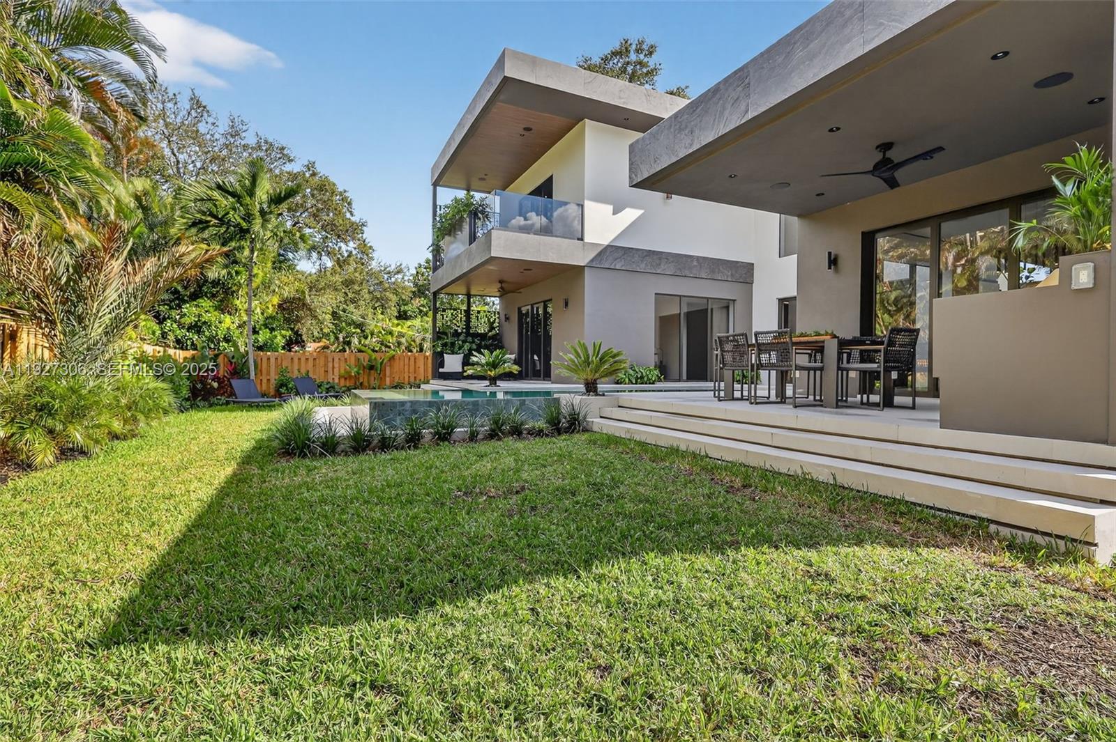 1008 NE 114th St Biscayne Park, FL 33161