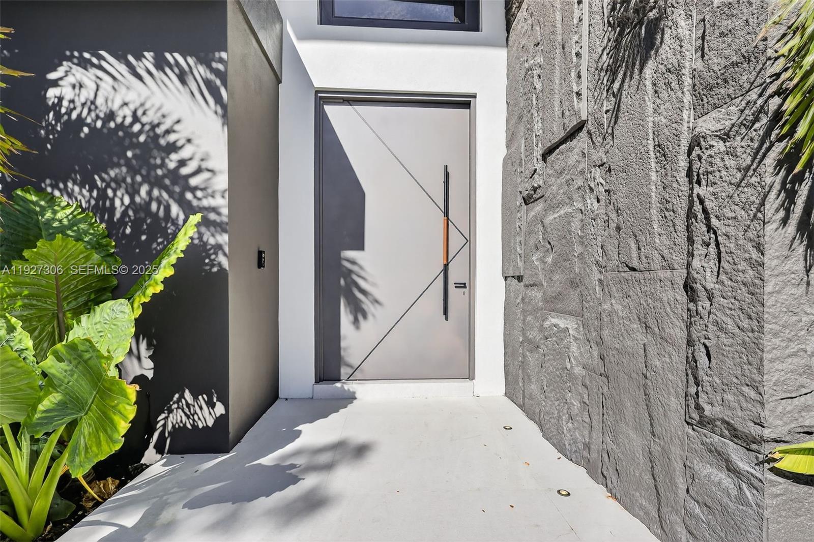 1008 NE 114th St Biscayne Park, FL 33161