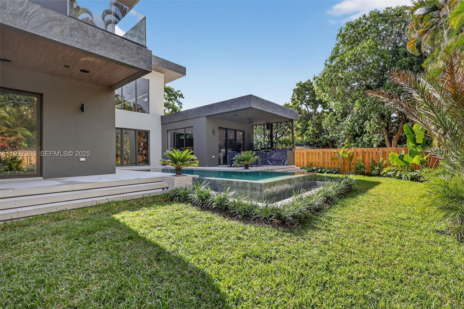 1008 NE 114th St Biscayne Park, FL 33161