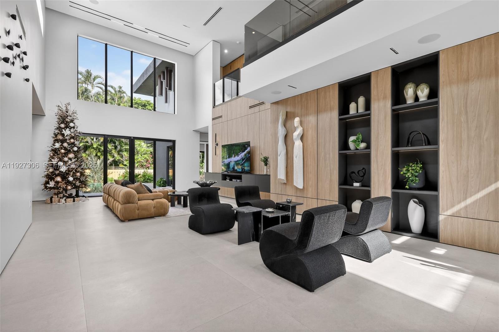 1008 NE 114th St Biscayne Park, FL 33161