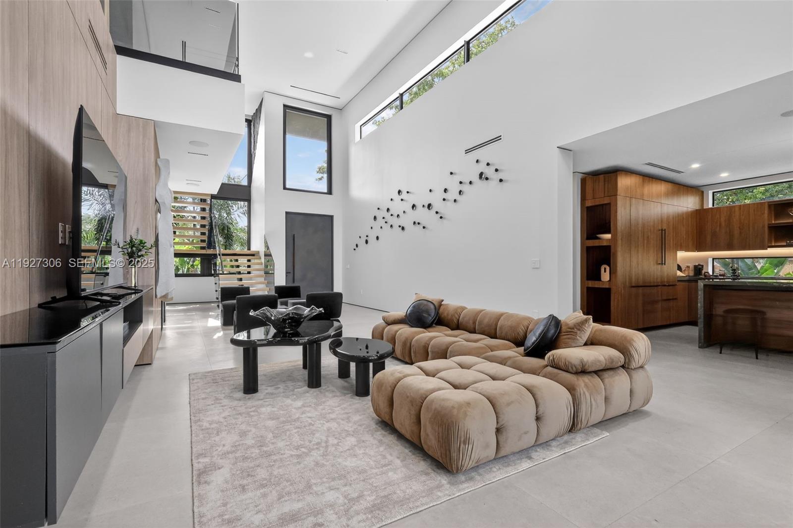 1008 NE 114th St Biscayne Park, FL 33161