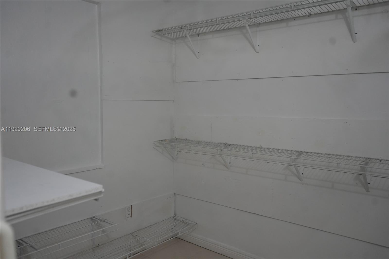 3285 NW 97th St Miami, FL 33147