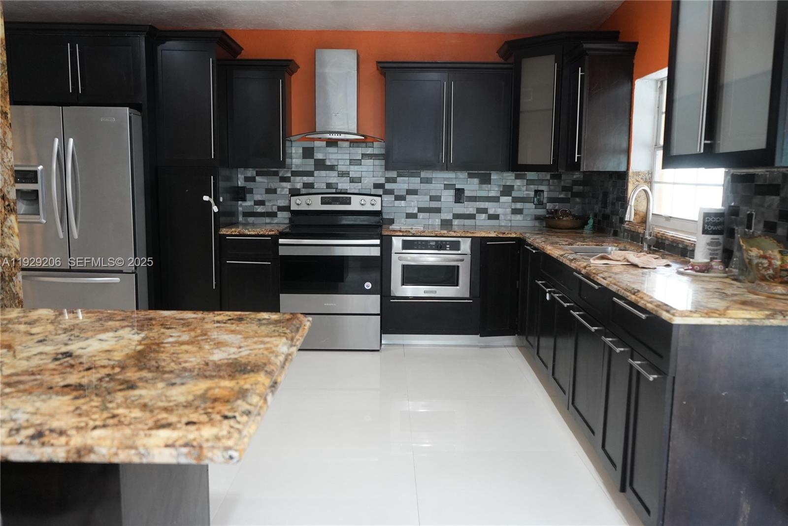 3285 NW 97th St Miami, FL 33147