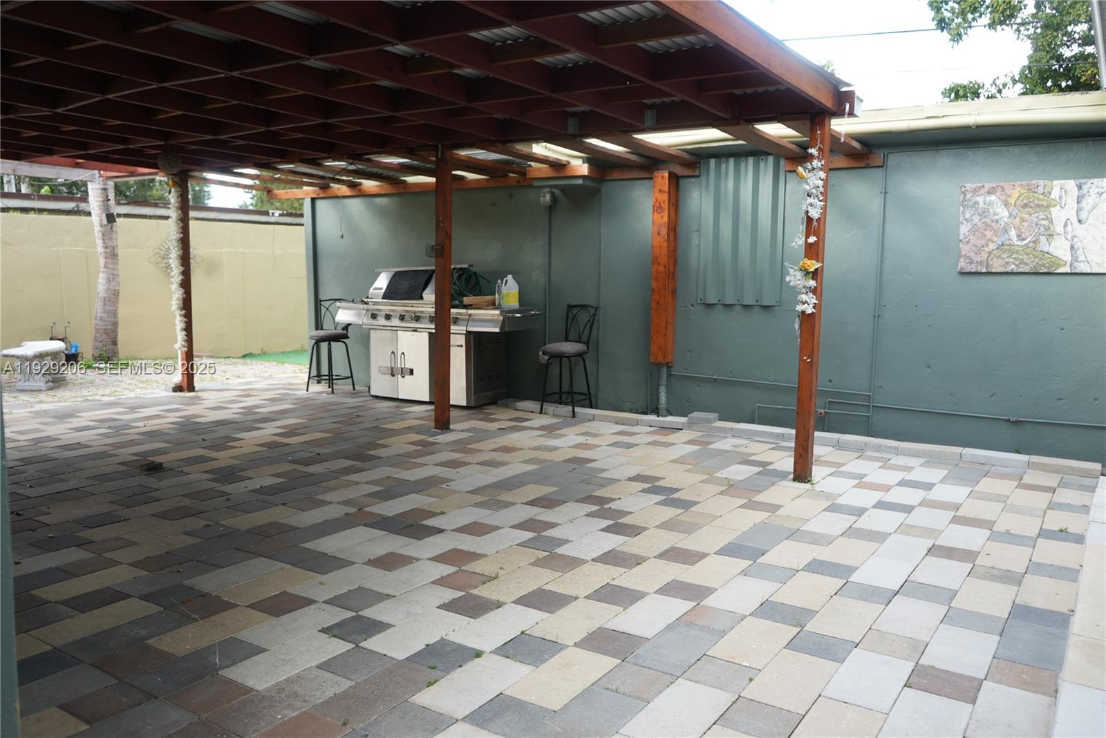 3285 NW 97th St Miami, FL 33147