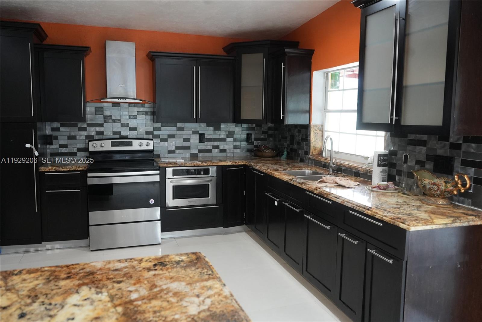 3285 NW 97th St Miami, FL 33147