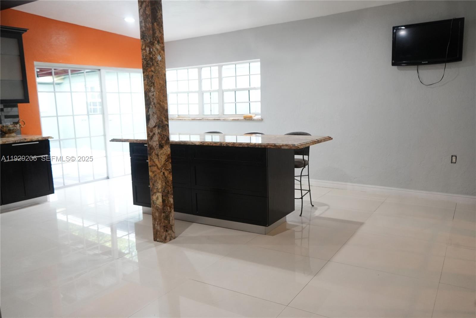 3285 NW 97th St Miami, FL 33147