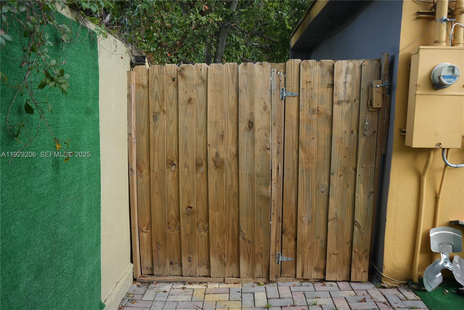 3285 NW 97th St Miami, FL 33147