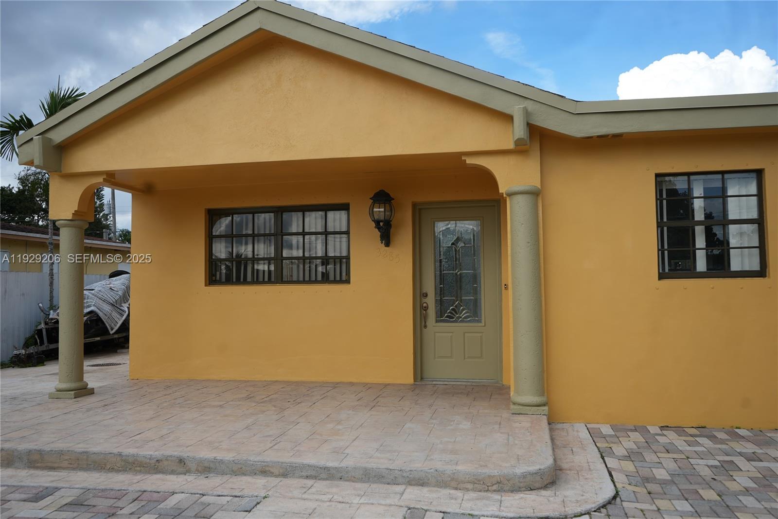 3285 NW 97th St Miami, FL 33147