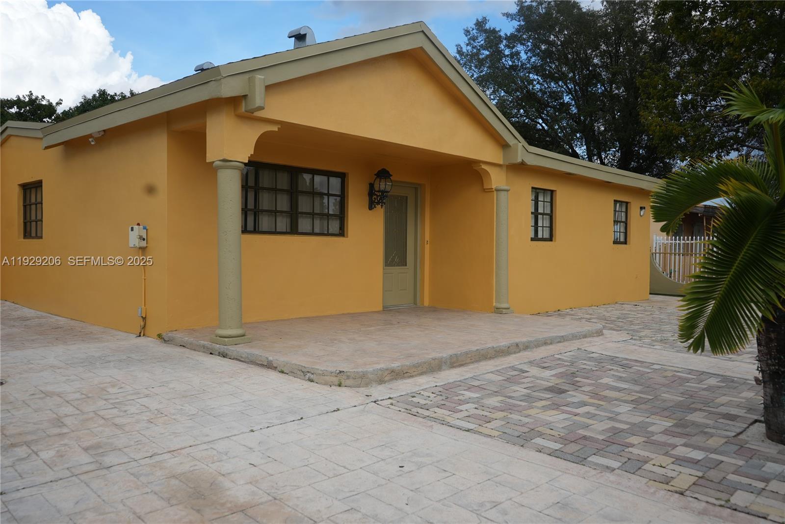 3285 NW 97th St Miami, FL 33147