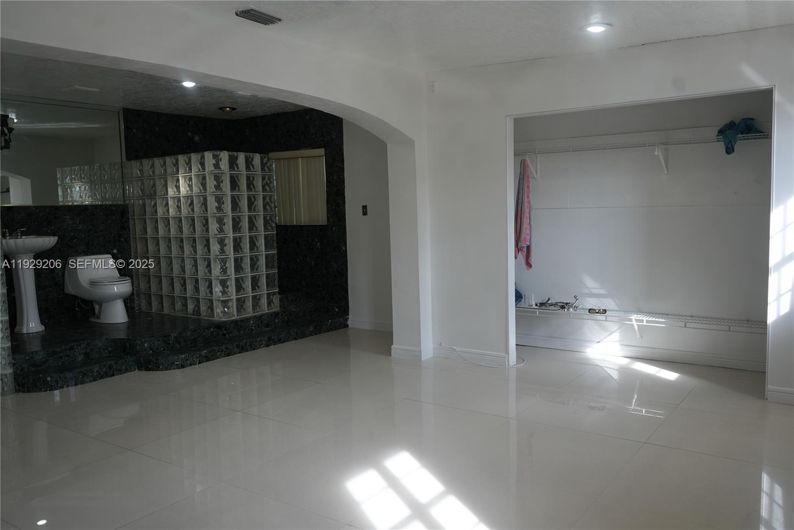 3285 NW 97th St Miami, FL 33147