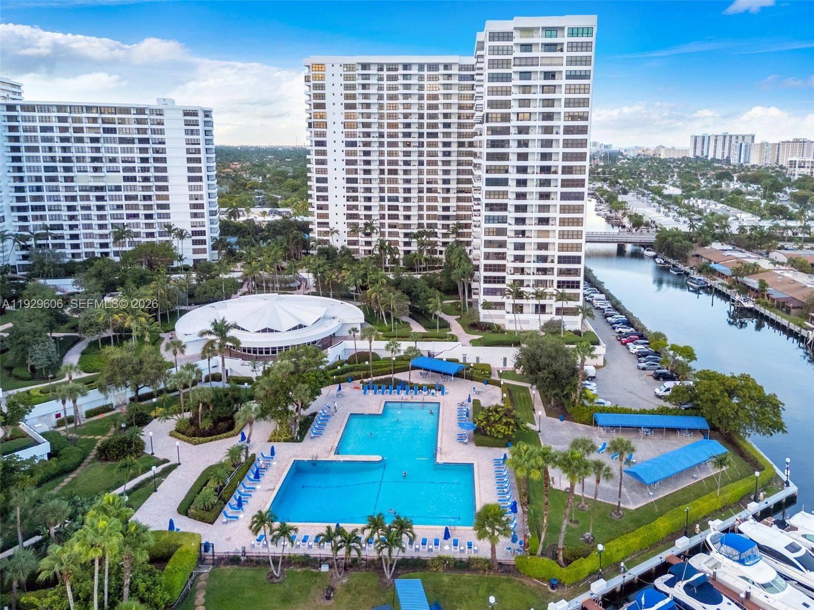 2500 Parkview Dr #2102 Hallandale Beach, FL 33009