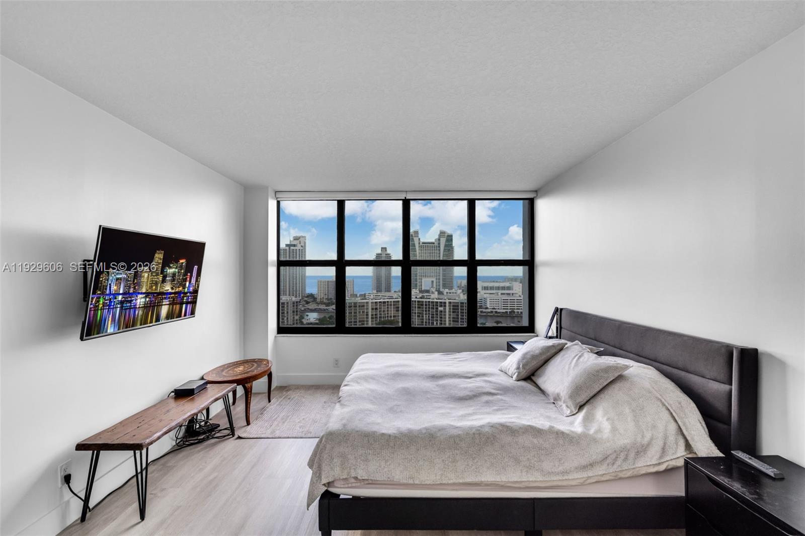 2500 Parkview Dr #2102 Hallandale Beach, FL 33009